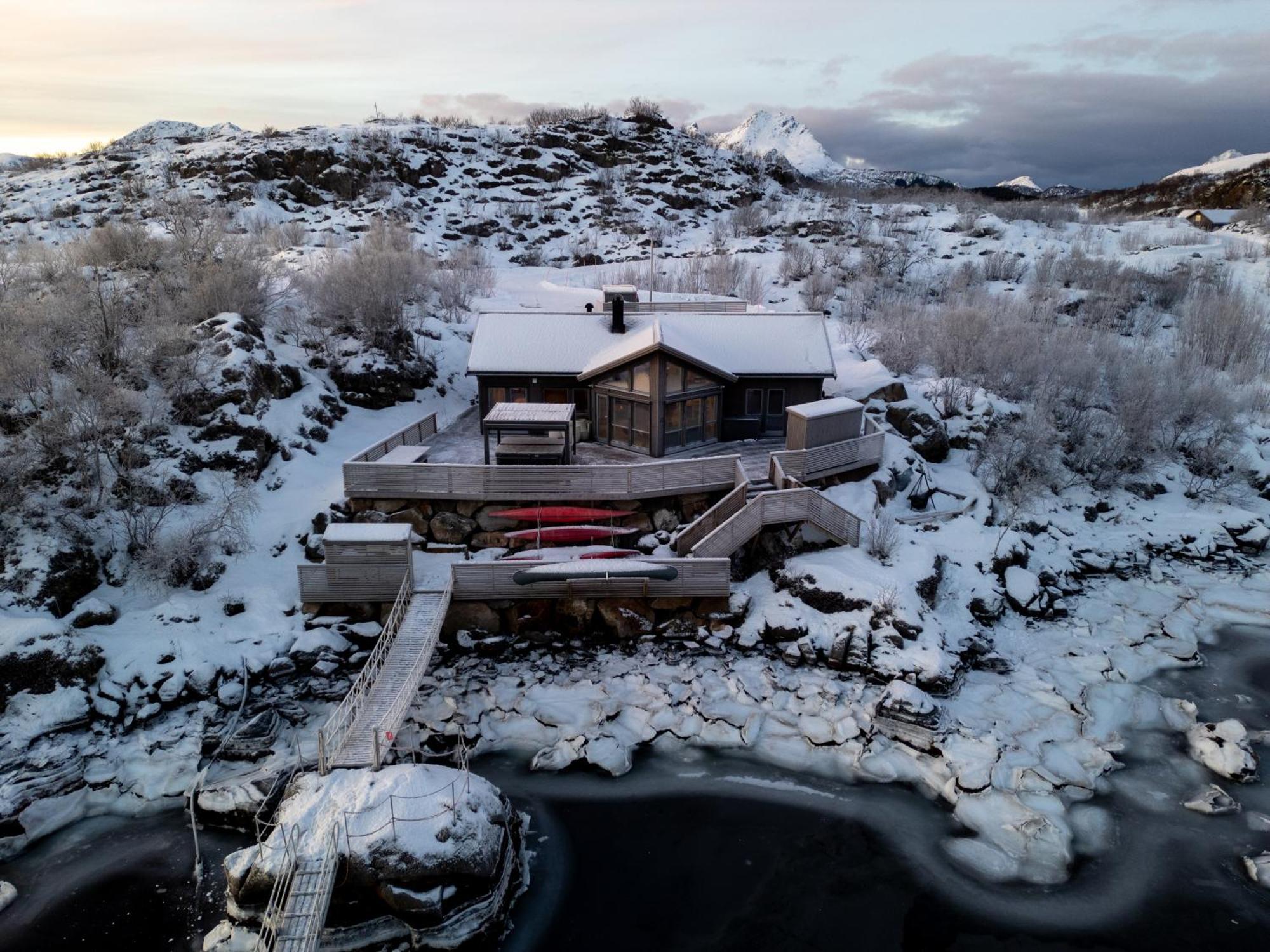 Vikran Seaside Lodge Straumsjoen Екстер'єр фото