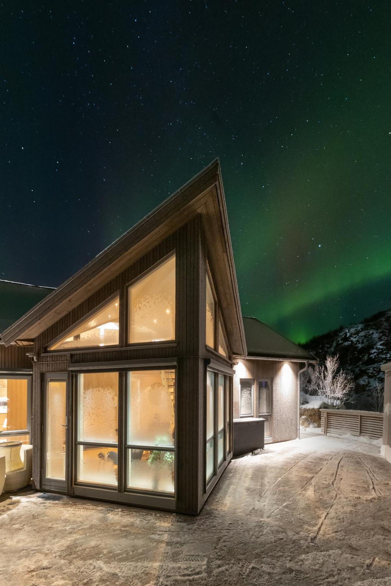Vikran Seaside Lodge Straumsjoen Екстер'єр фото